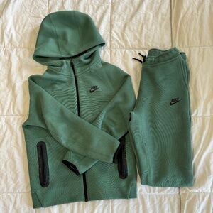 Nike Tech Fleece Big Kids Joggers & Full Zip Hoodie